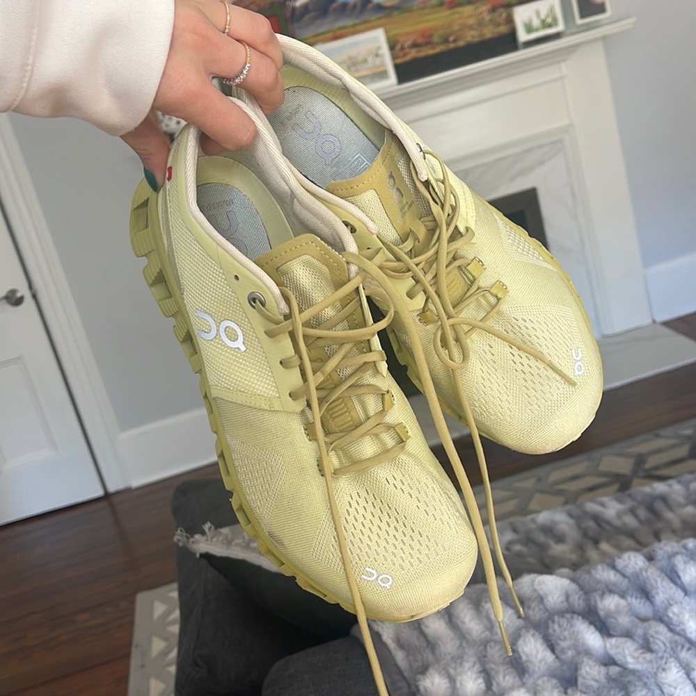 On cloud running sneakers
